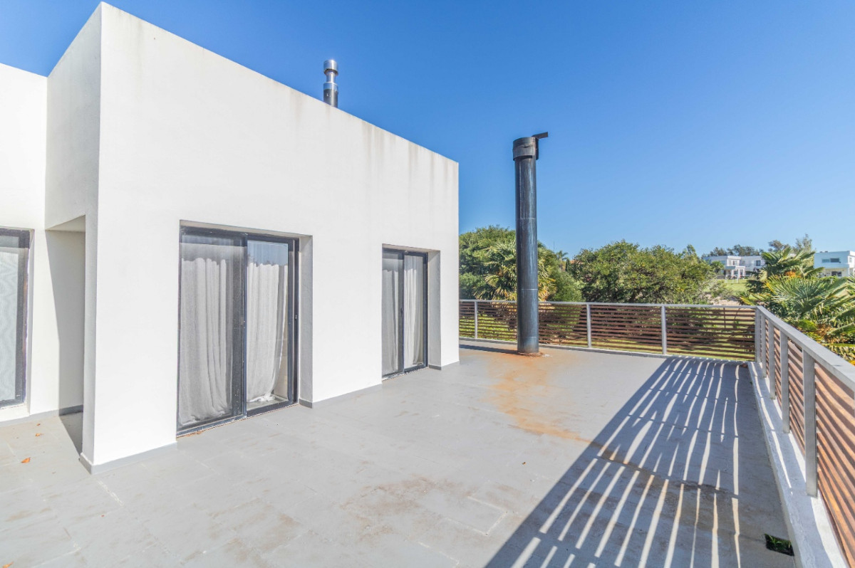 Casa ID.57497 - Casa en venta de 5 dormitorios c/ cochera en La Tahona