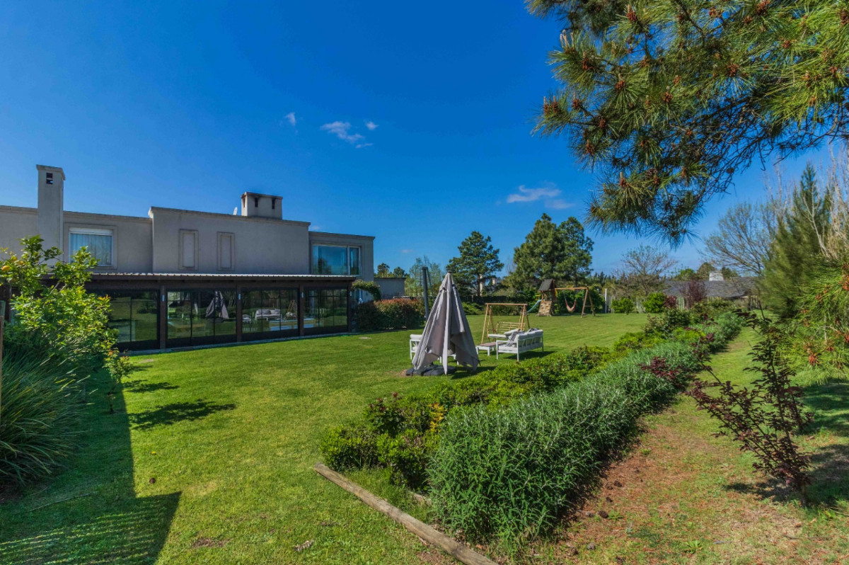 Casa ID.57519 - Casa en venta de 3 dormitorios c/ cochera en Carmel