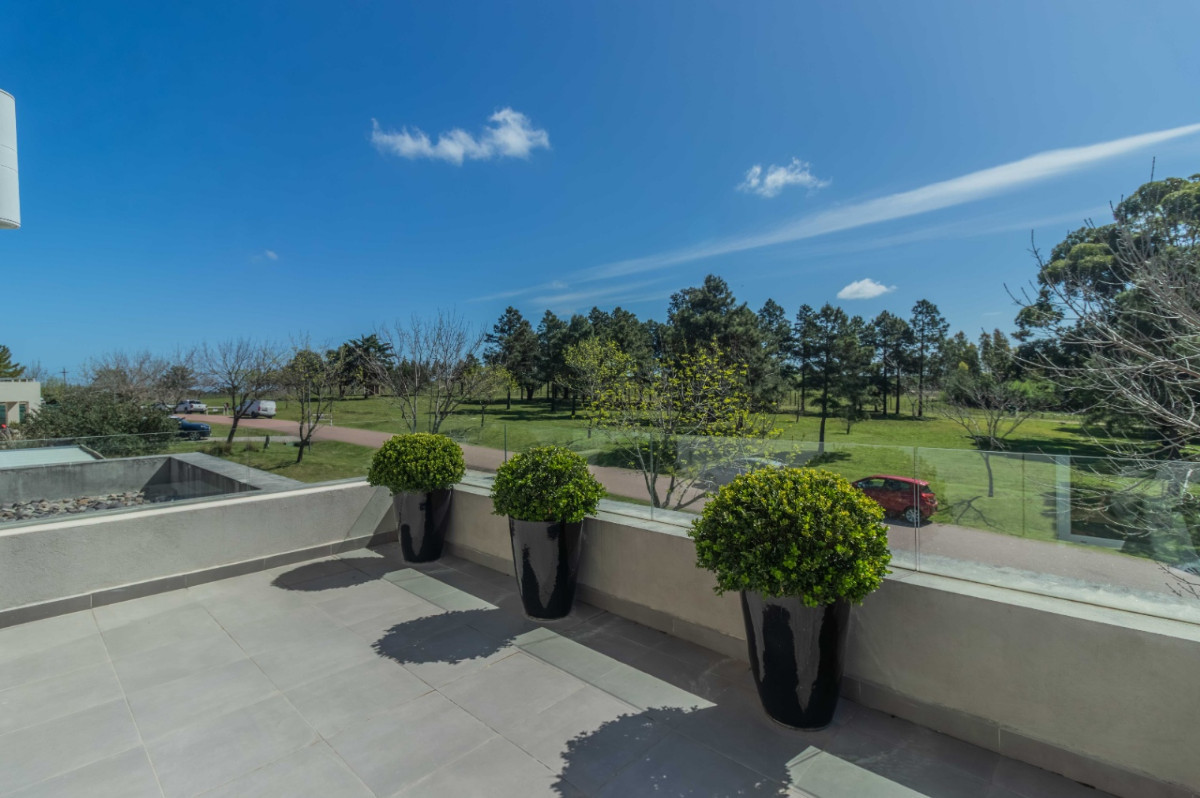 Casa ID.57519 - Casa en venta de 3 dormitorios c/ cochera en Carmel