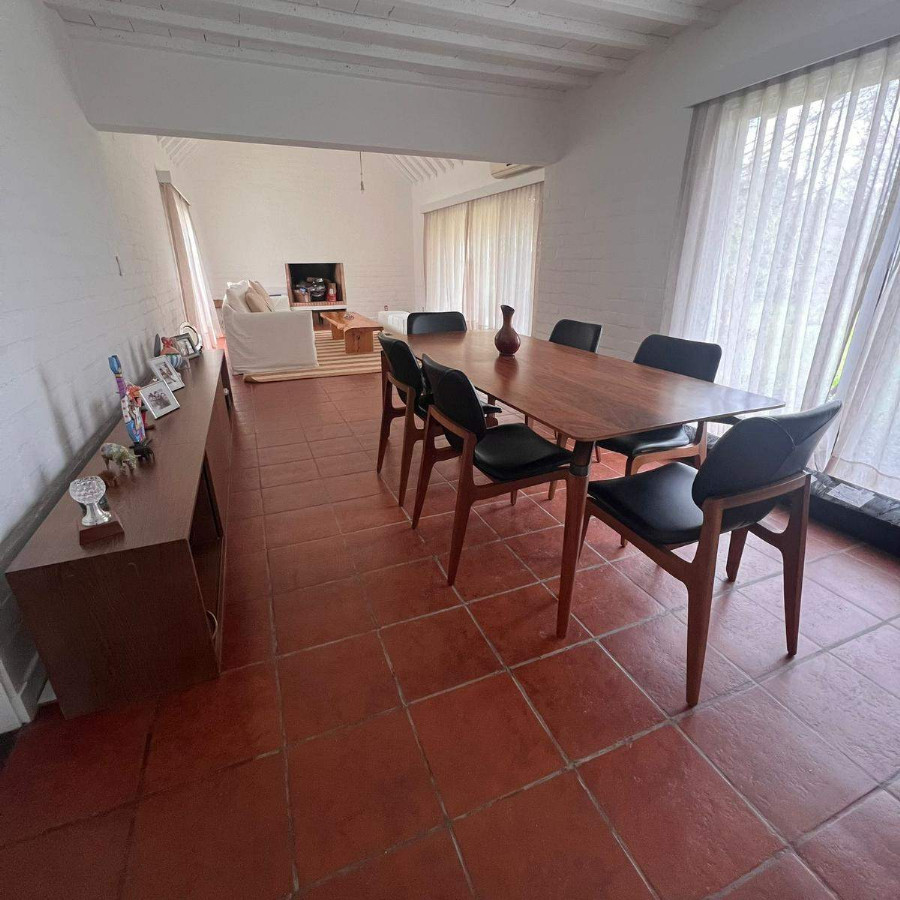 Casa ID.57530 - Casa en venta de 4 dormitorios c/ cochera en La Tahona