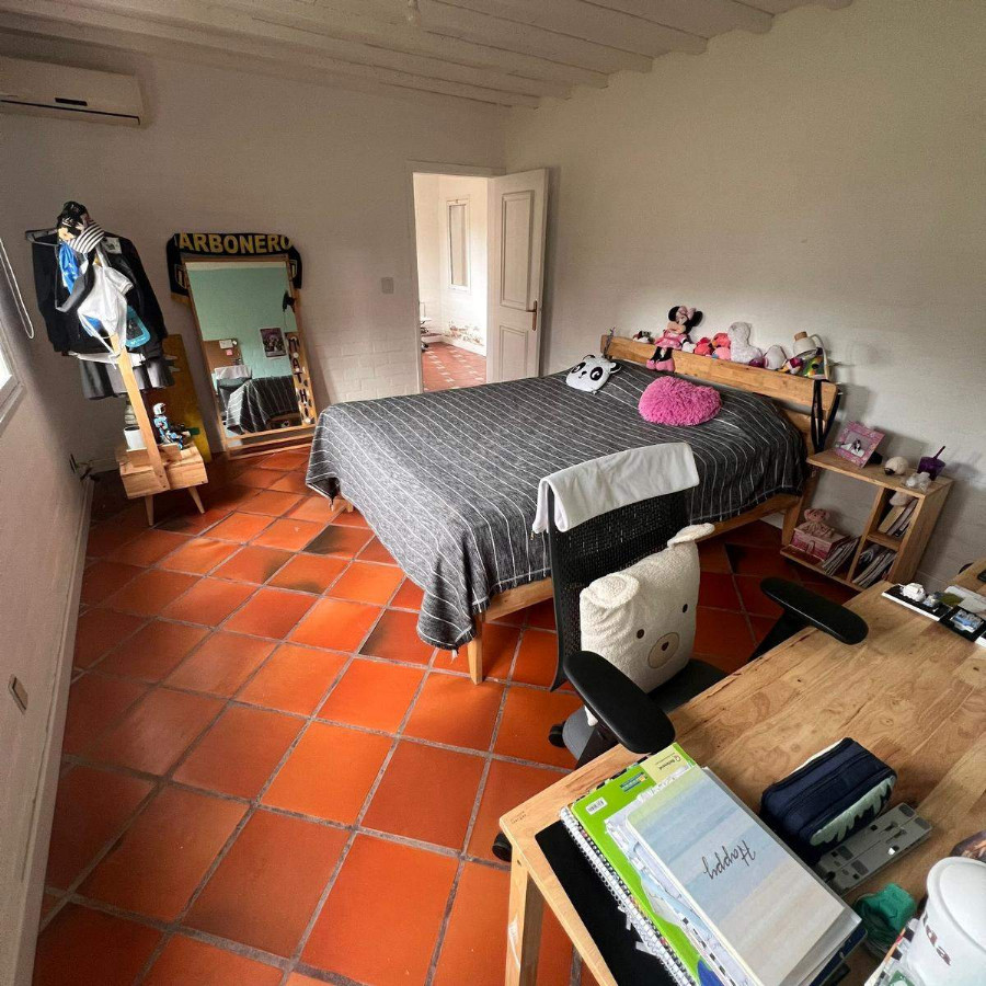 Casa ID.57530 - Casa en venta de 4 dormitorios c/ cochera en La Tahona