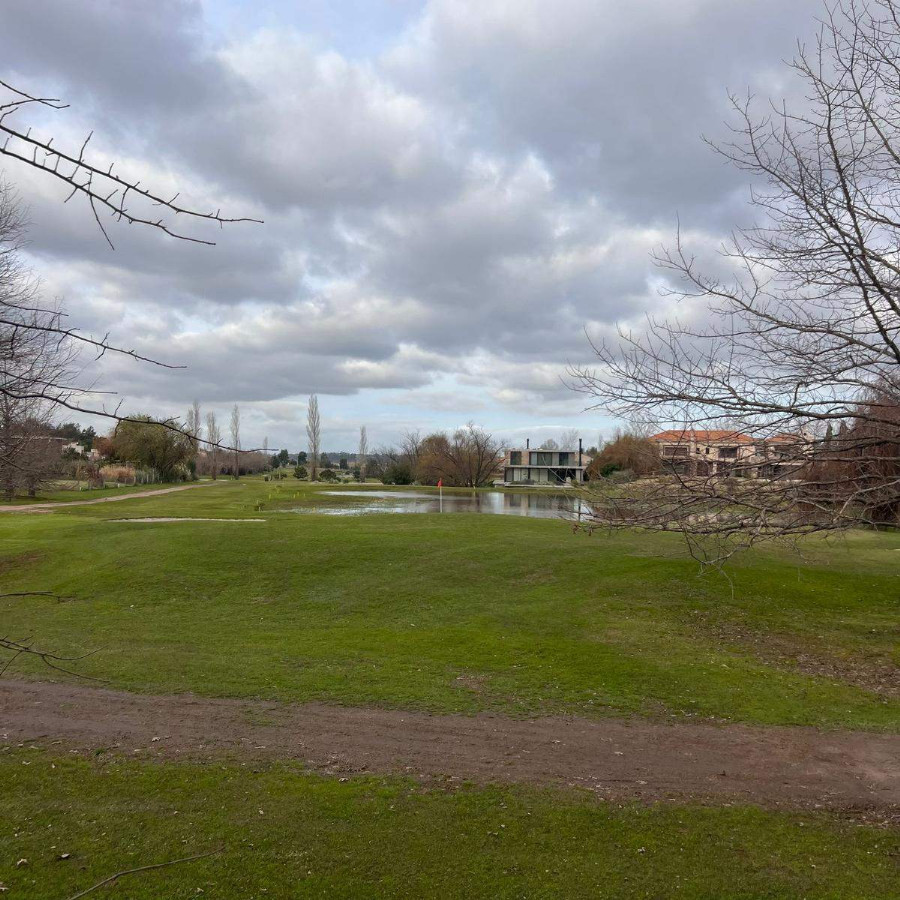 Casa ID.57530 - Casa en venta de 4 dormitorios c/ cochera en La Tahona