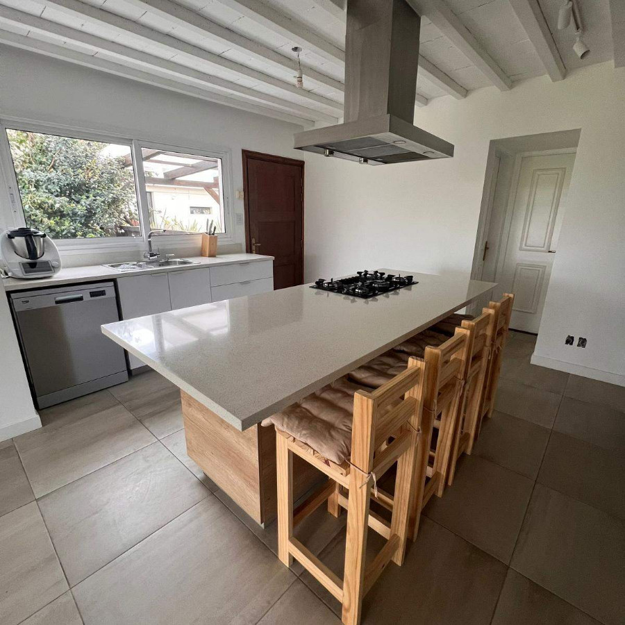 Casa ID.57530 - Casa en venta de 4 dormitorios c/ cochera en La Tahona