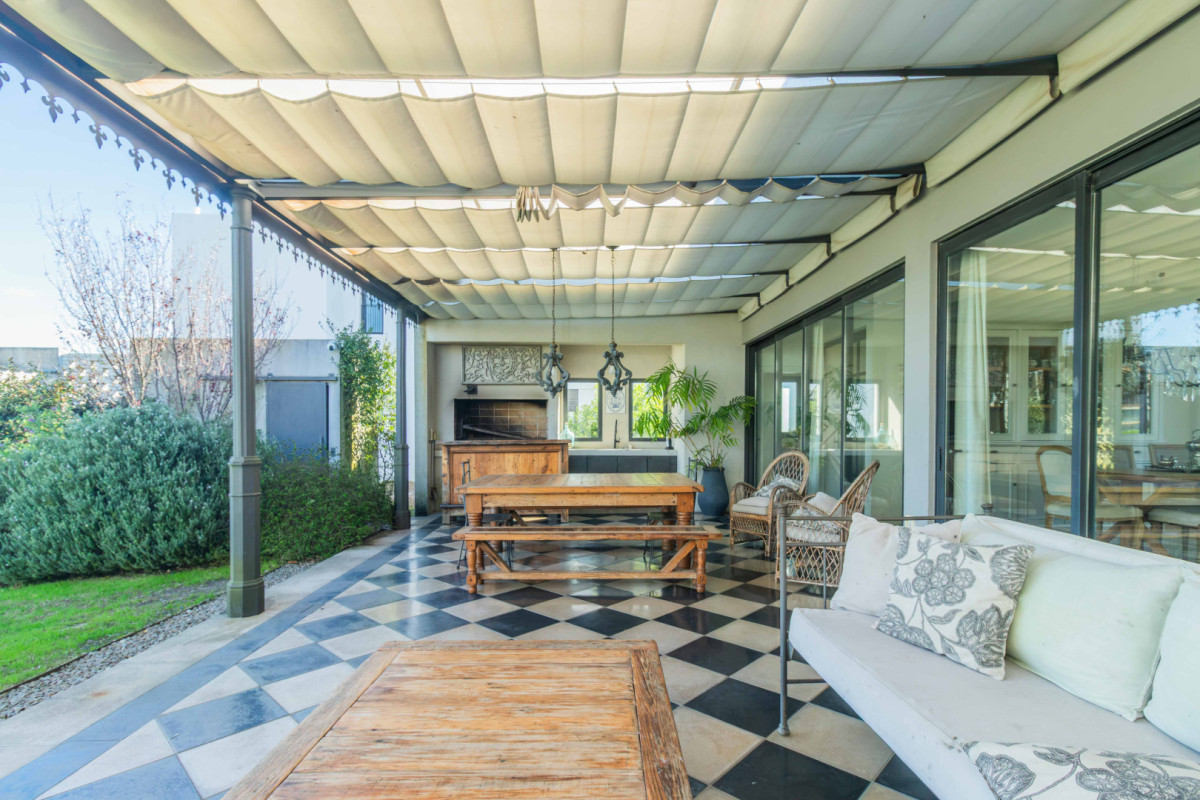 Casa ID.85520 - Venta espectacular casa en Mirador de la Tahona con jardín con piscina y galería con parrillero