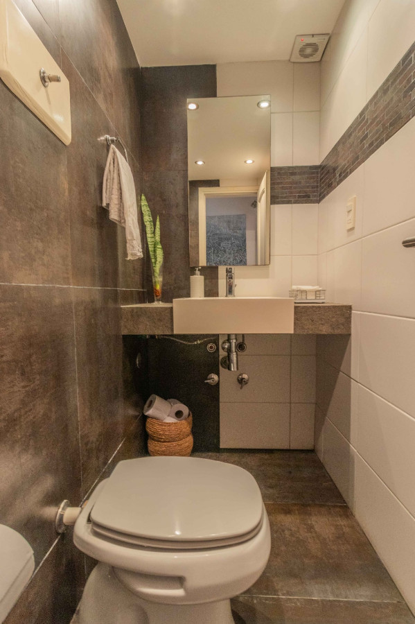 Casa ID.59896 - Casa en venta de 5 dormitorios c/ cochera en Carrasco