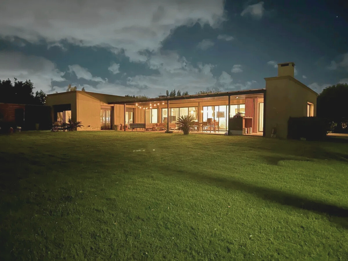 Casa ID.60793 - Casa en alquiler de 4 dormitorios en Colinas De Carrasco