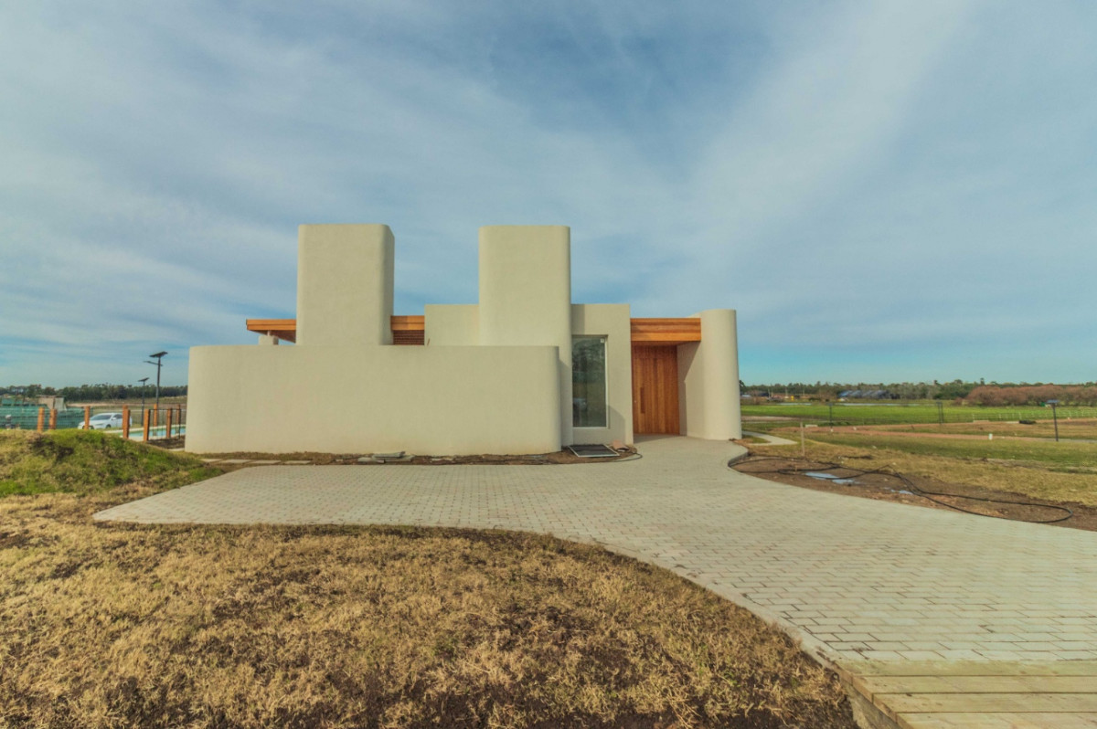 Casa ID.62979 - Casa en venta de 3 dormitorios c/ cochera en Cavas de la Tahona