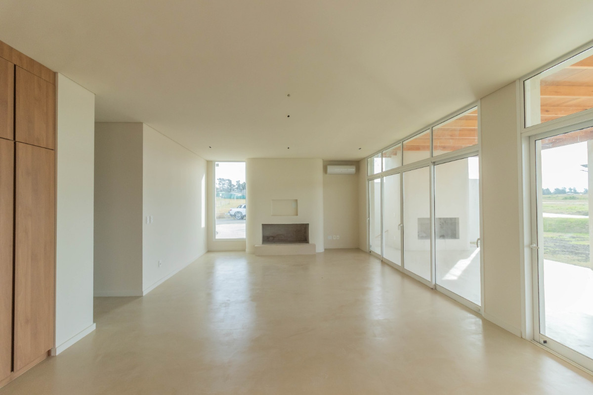 Casa ID.62979 - Casa en venta de 3 dormitorios c/ cochera en Cavas de la Tahona