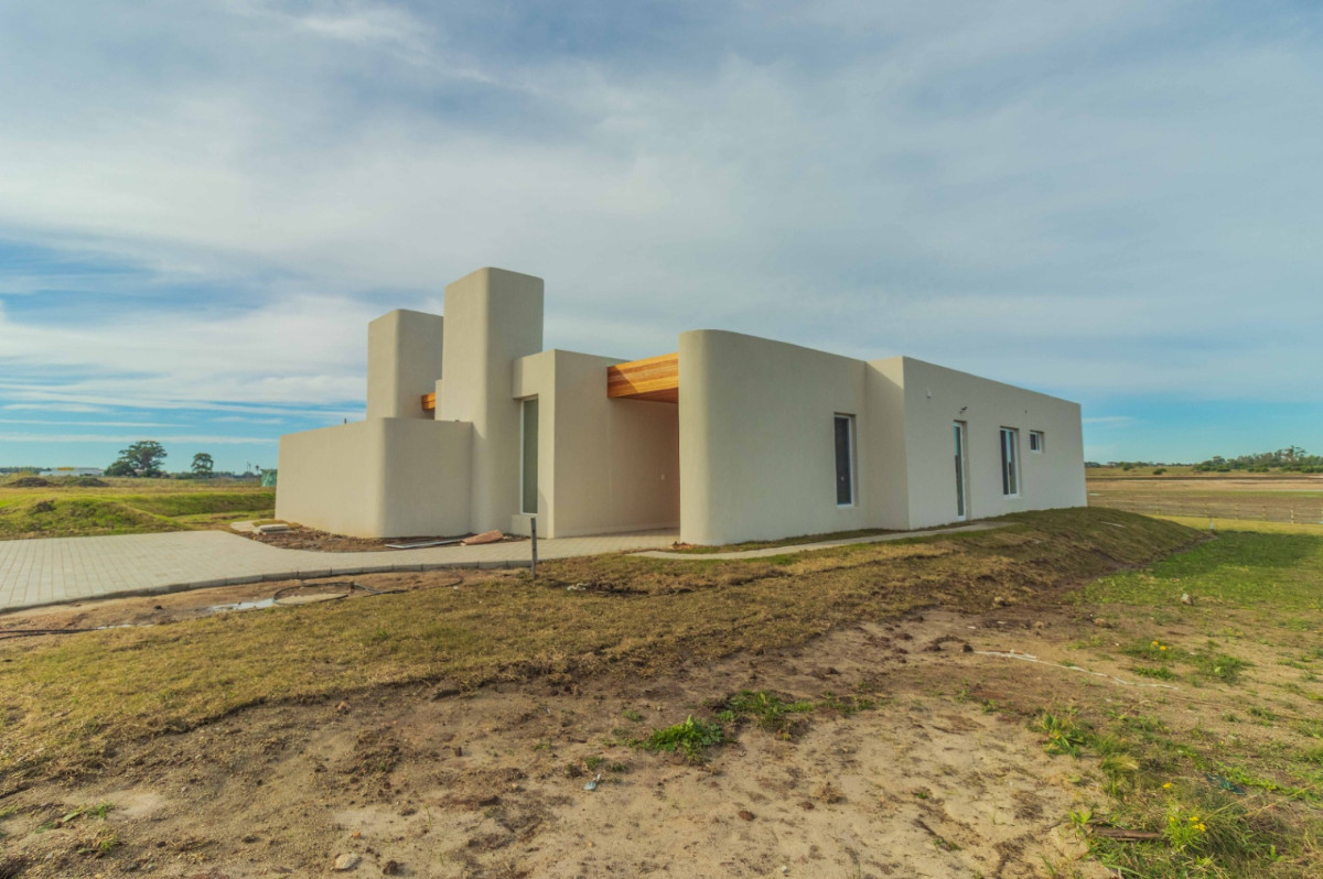 Casa ID.62979 - Casa en venta de 3 dormitorios c/ cochera en Cavas de la Tahona