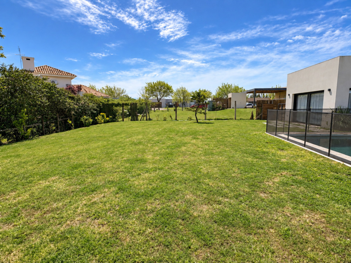 Casa ID.85426 - Casa en Venta 2 dormitorios Barrio Privado Colinas de Carrasco