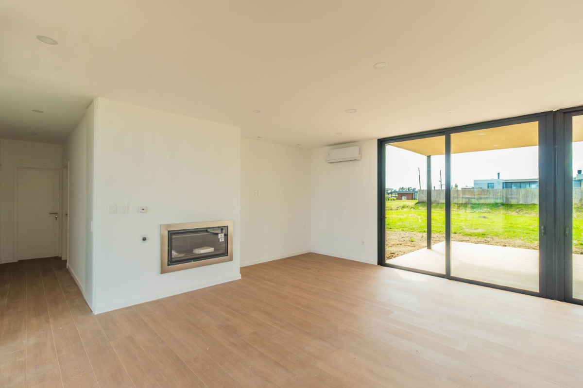 Casa ID.67366 - Casa en alquiler c/ cochera en La Juana