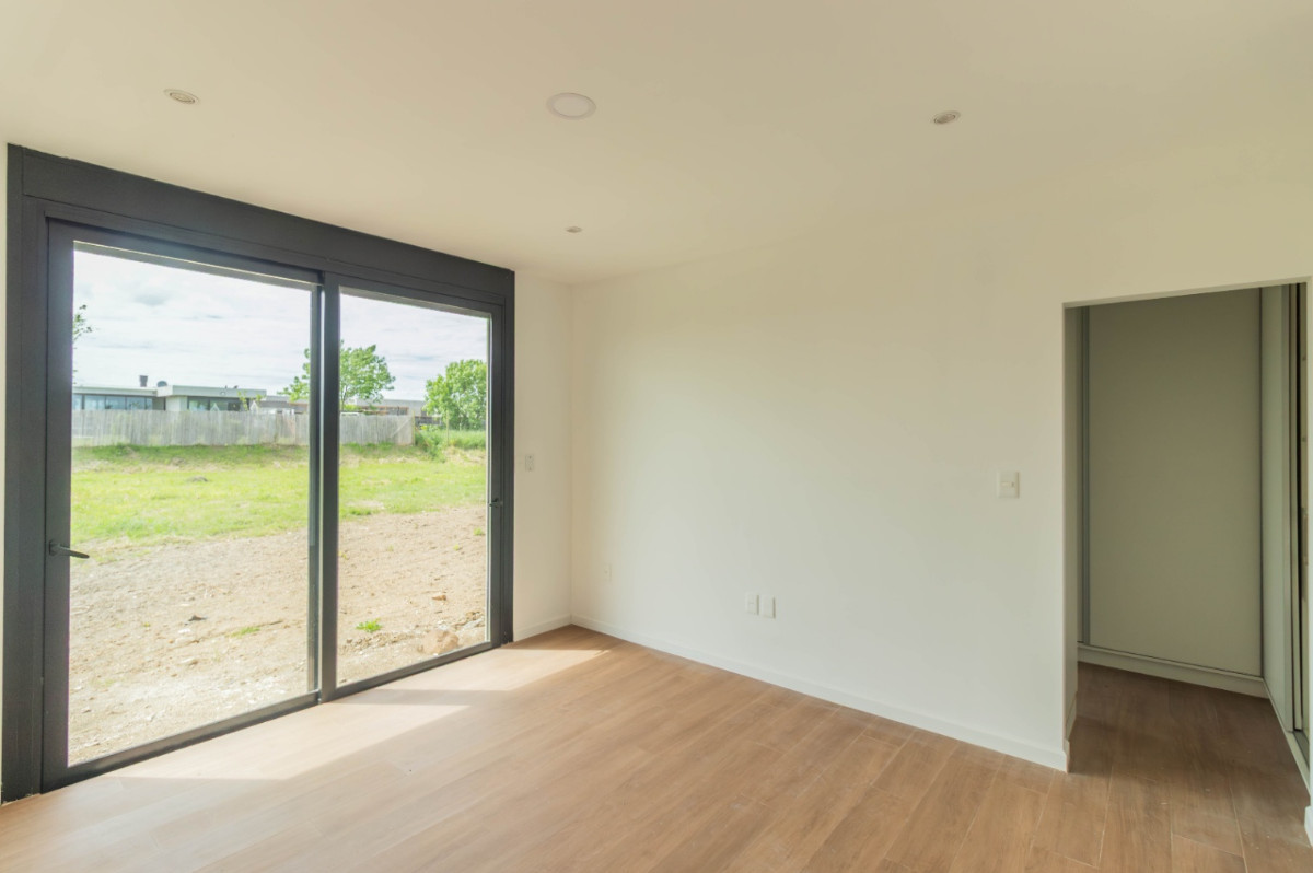 Casa ID.67366 - Casa en alquiler c/ cochera en La Juana