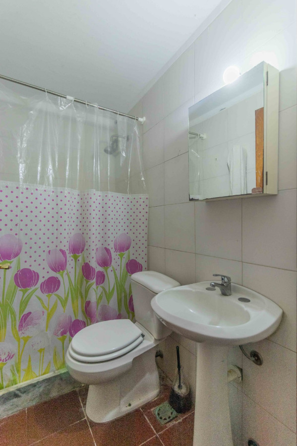 Casa ID.70938 - Casa en Venta 3 dormitorios, playrooom y servicio c/ cochera en La Tahona