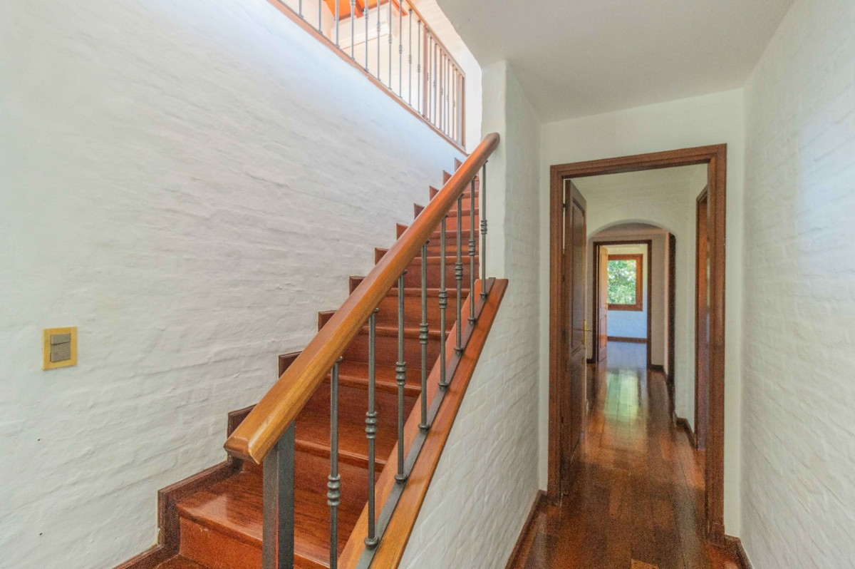 Casa ID.70938 - Casa en Venta 3 dormitorios, playrooom y servicio c/ cochera en La Tahona