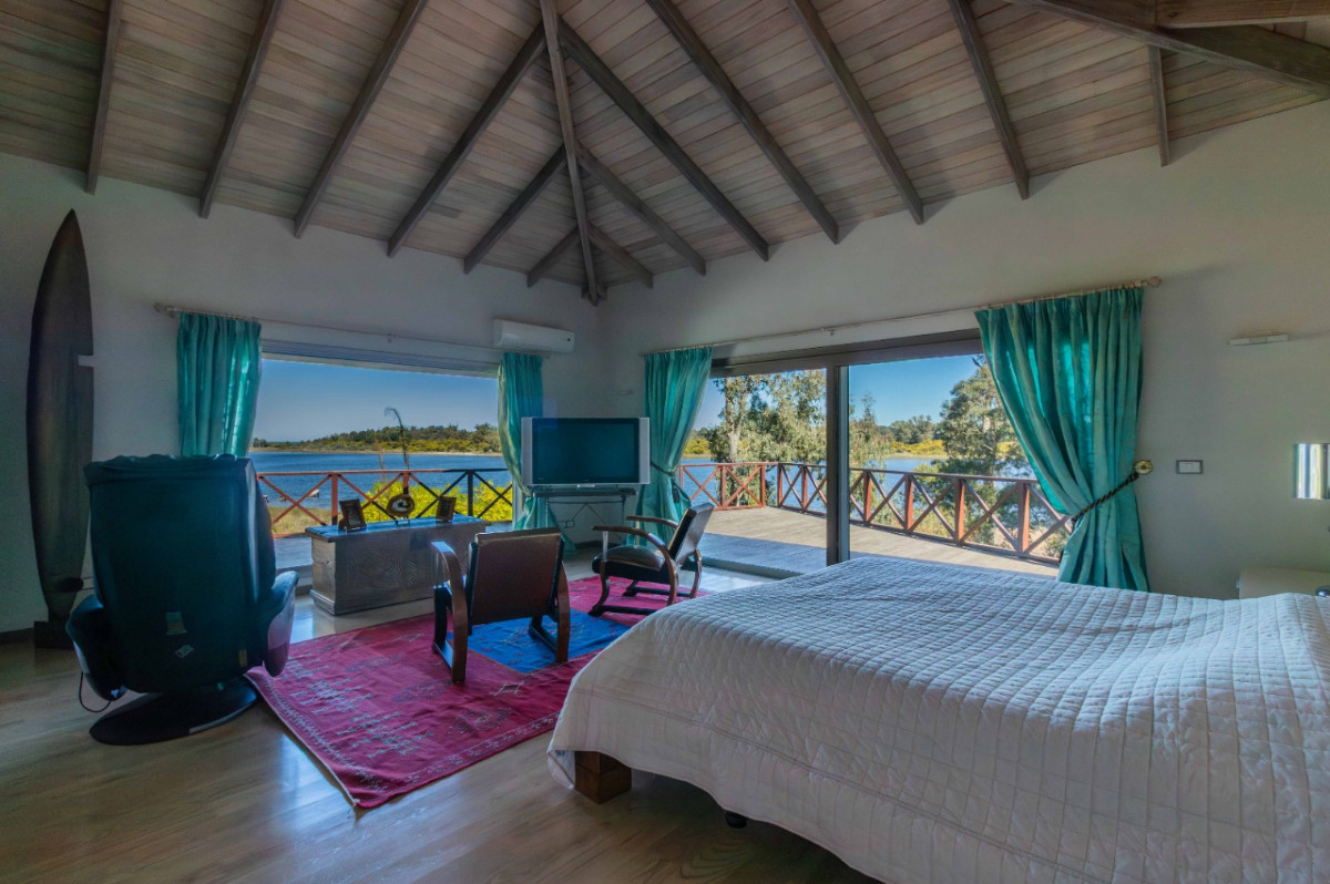 Casa ID.71568 - Casa en venta c/ cochera en Solis