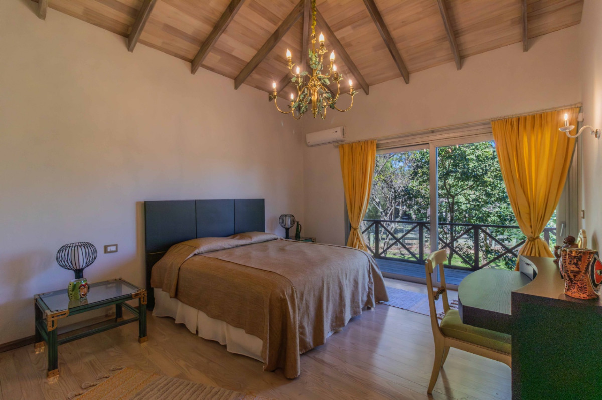 Casa ID.71568 - Casa en venta c/ cochera en Solis