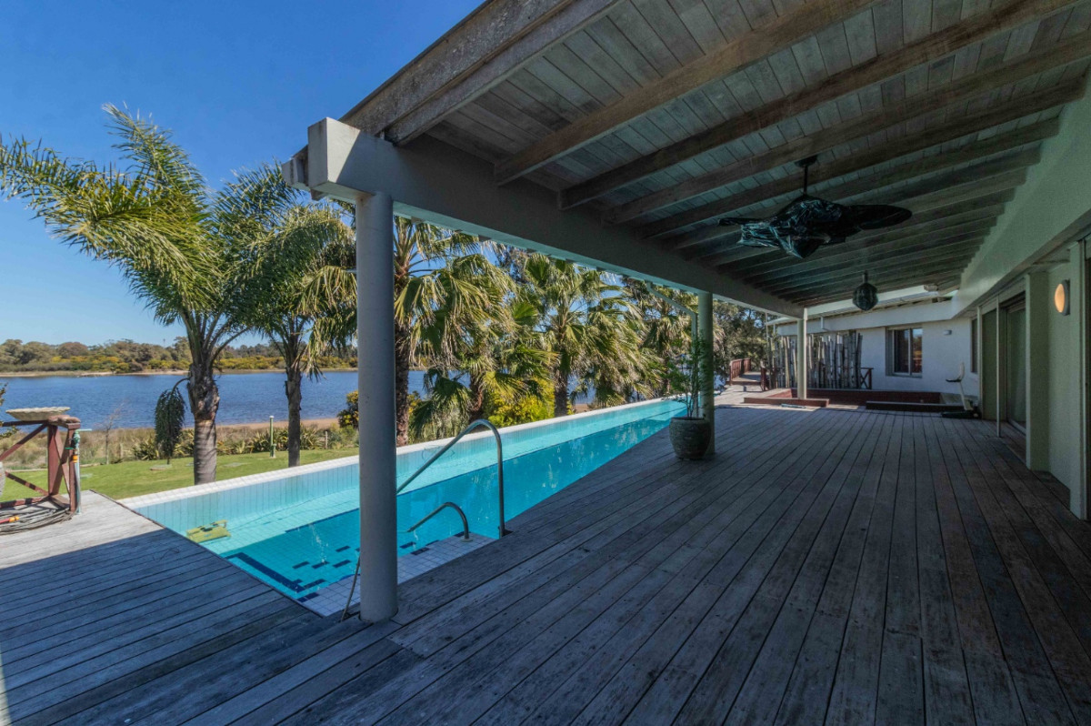 Casa ID.71568 - Casa en venta c/ cochera en Solis