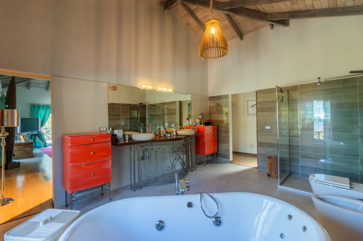 Casa ID.71568 - Casa en venta c/ cochera en Solis