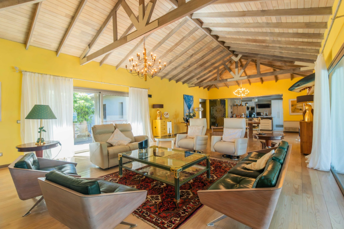 Casa ID.71568 - Casa en venta c/ cochera en Solis