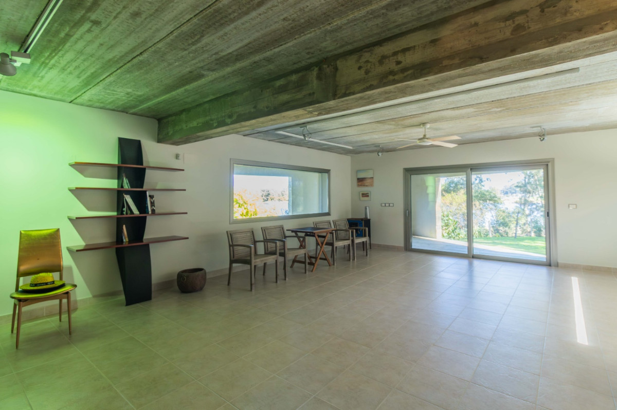 Casa ID.71568 - Casa en venta c/ cochera en Solis