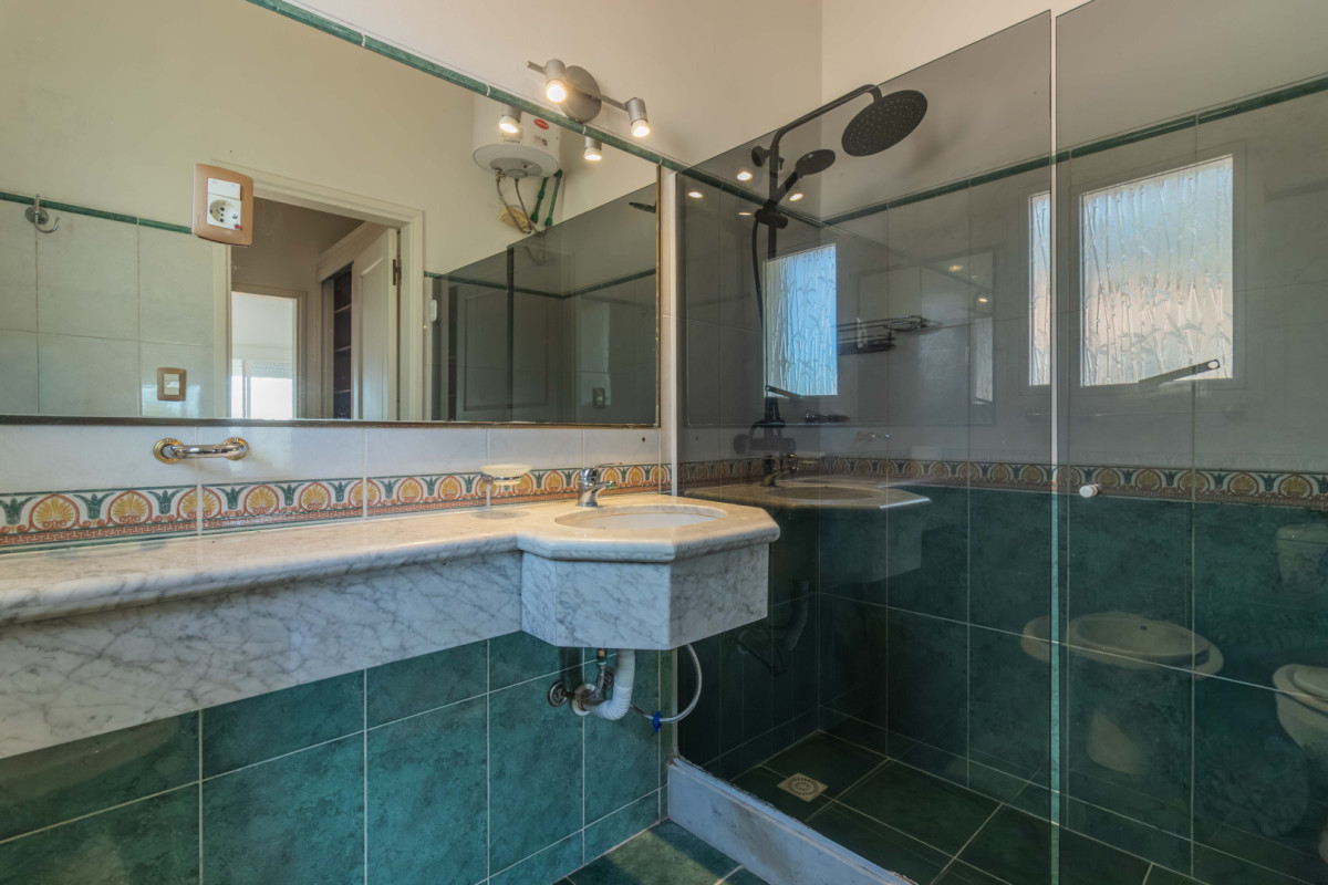 Casa ID.85530 - Casa amoblada en alquiler en Lomas de La Tahona | 4 dormitorios + escritorio, piscina y barbacoa