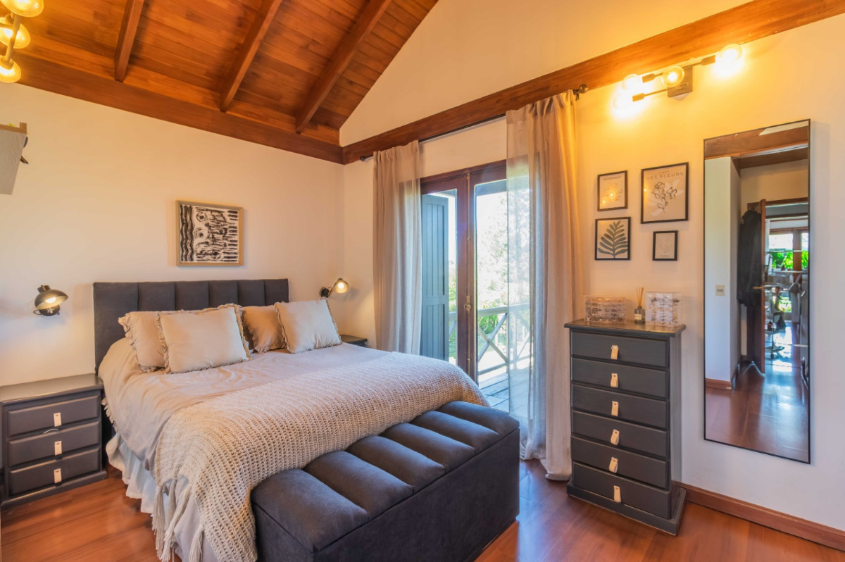 Casa ID.72215 - Casa en venta c/ cochera en Lomas de la Tahona