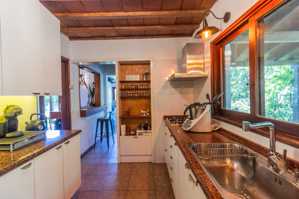 Casa ID.72215 - Casa en venta c/ cochera en Lomas de la Tahona