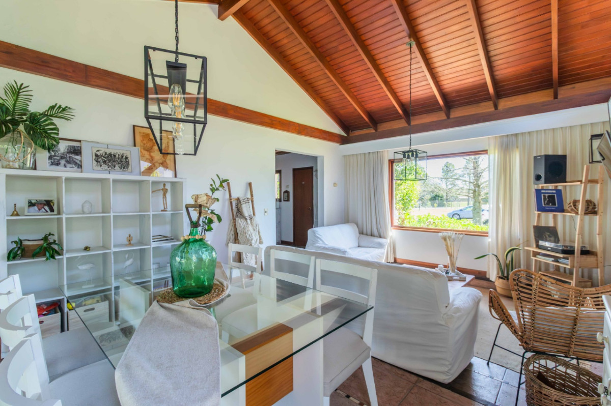 Casa ID.72215 - Casa en venta c/ cochera en Lomas de la Tahona