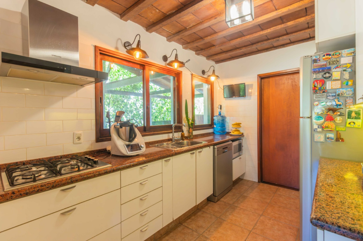 Casa ID.72215 - Casa en venta c/ cochera en Lomas de la Tahona