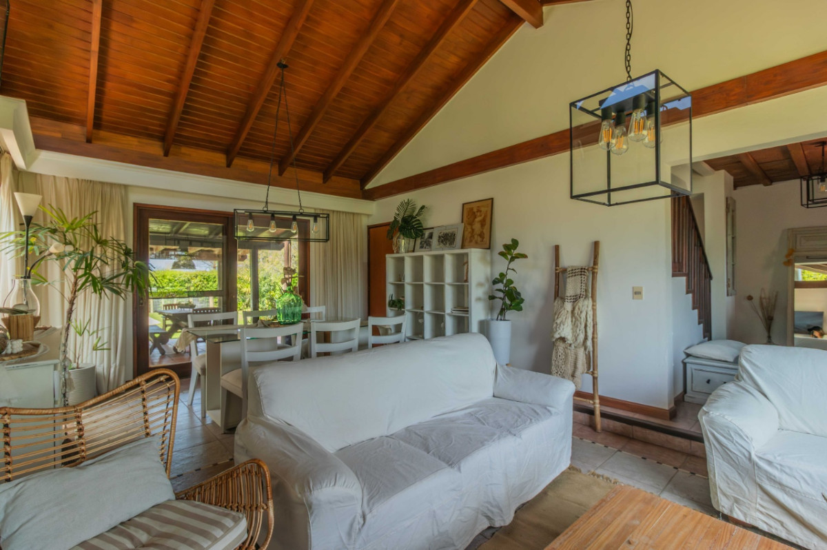 Casa ID.72215 - Casa en venta c/ cochera en Lomas de la Tahona