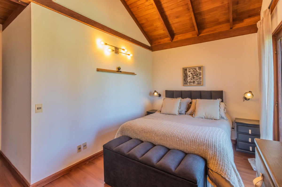 Casa ID.72215 - Casa en venta c/ cochera en Lomas de la Tahona