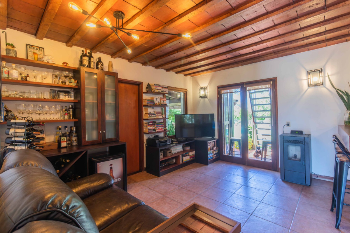 Casa ID.72215 - Casa en venta c/ cochera en Lomas de la Tahona