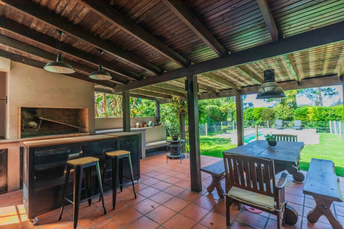 Casa ID.72215 - Casa en venta c/ cochera en Lomas de la Tahona