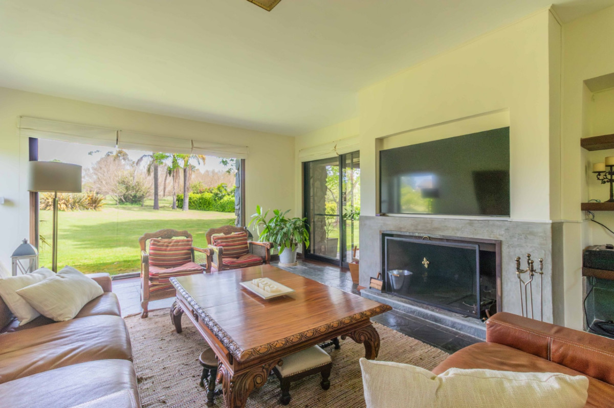 Casa ID.73520 - Casa en venta c/ cochera en Lomas de la Tahona