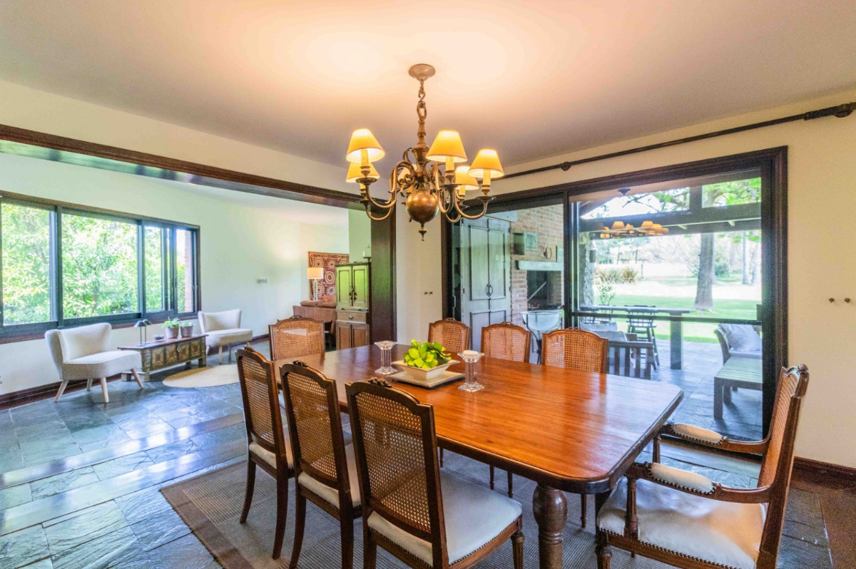 Casa ID.73520 - Casa en venta c/ cochera en Lomas de la Tahona