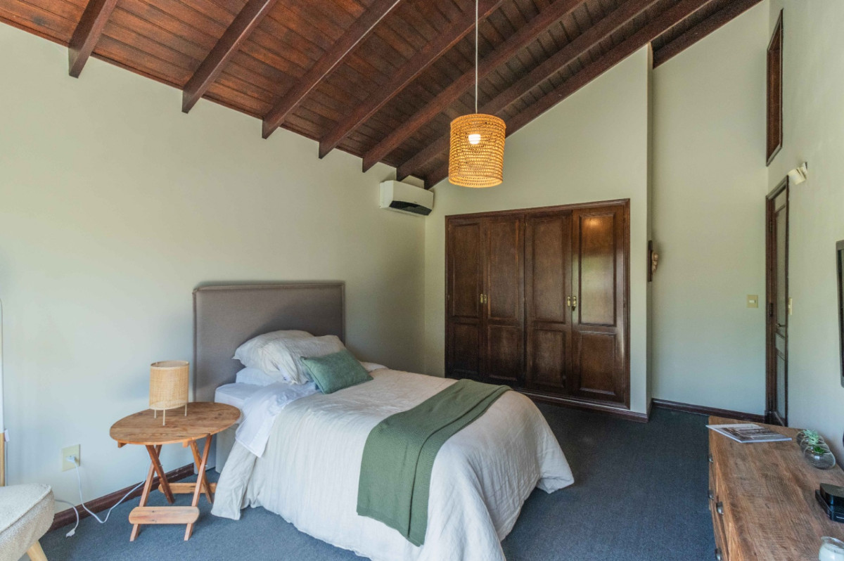 Casa ID.73520 - Casa en venta c/ cochera en Lomas de la Tahona