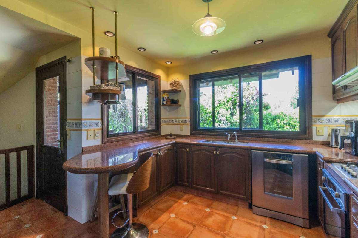 Casa ID.73520 - Casa en venta c/ cochera en Lomas de la Tahona