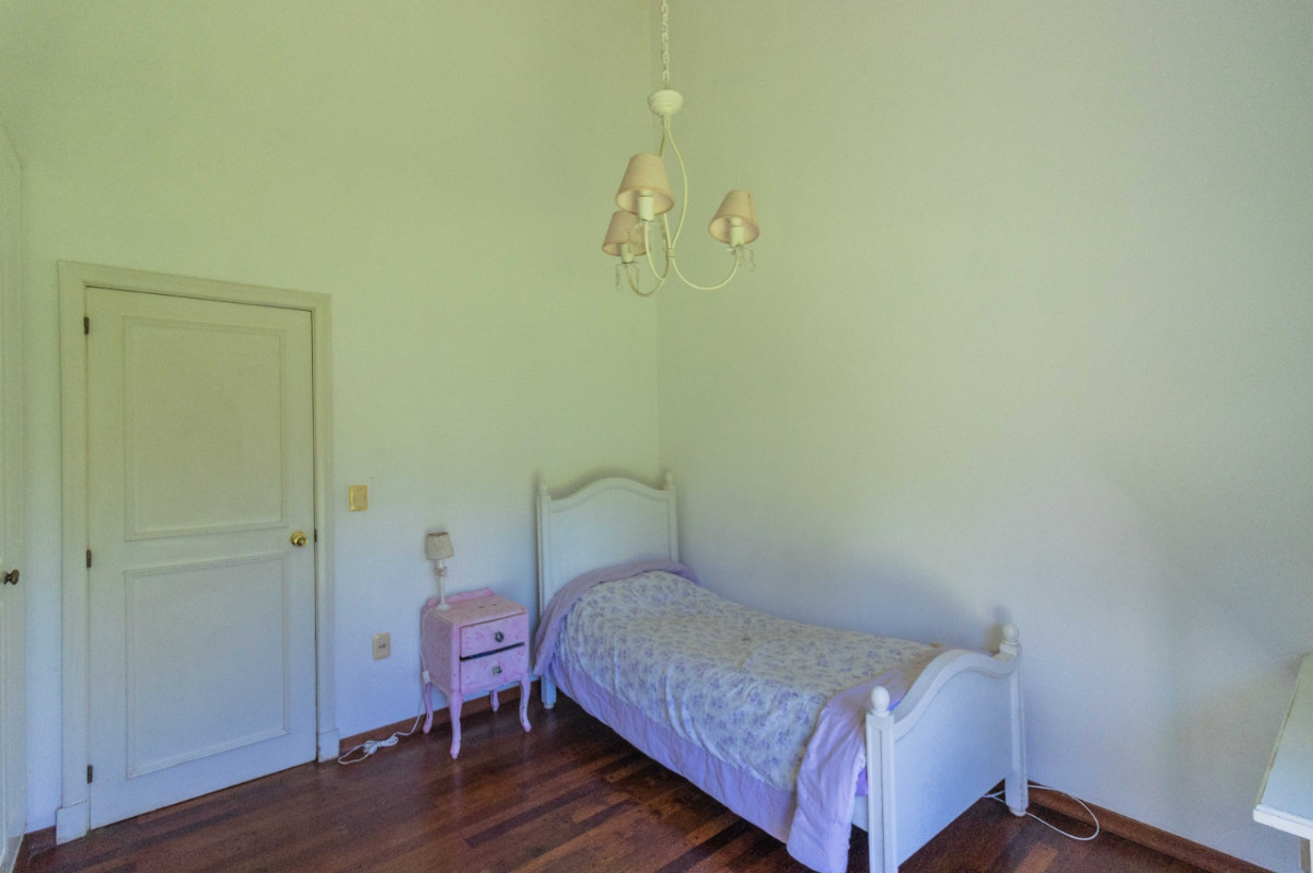 Casa ID.73821 - Casa en venta c/ cochera en Lomas de la Tahona