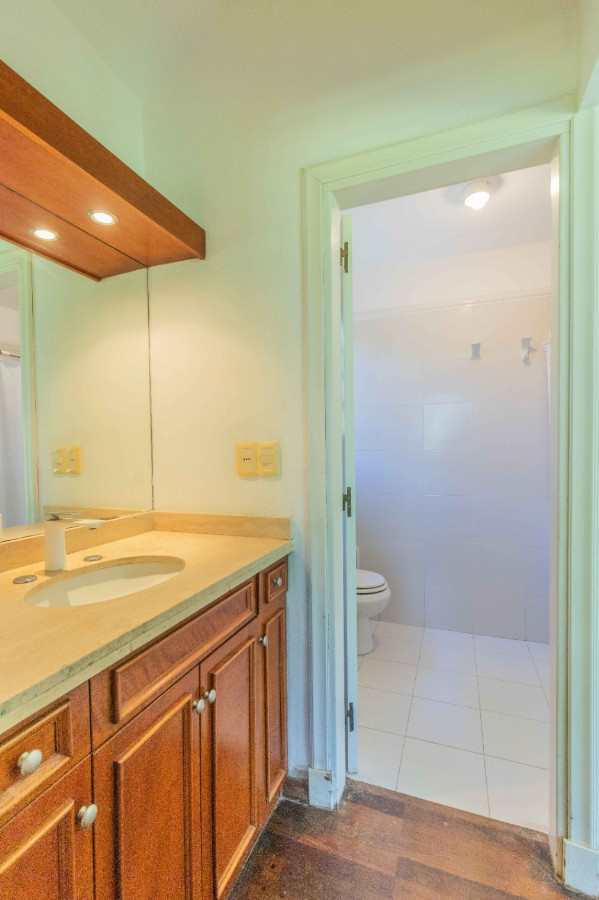 Casa ID.73821 - Casa en venta c/ cochera en Lomas de la Tahona