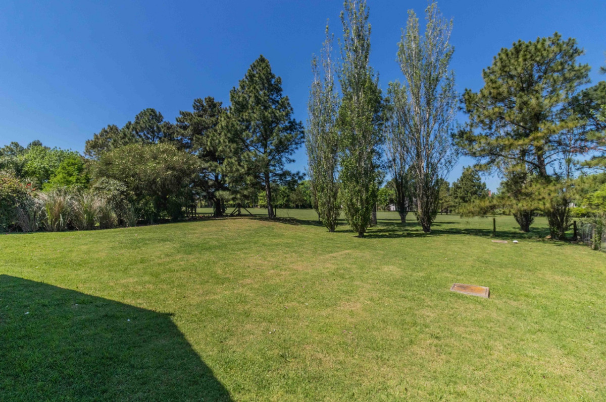 Casa ID.73821 - Casa en venta c/ cochera en Lomas de la Tahona