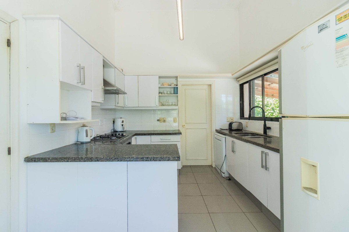 Casa ID.73821 - Casa en venta c/ cochera en Lomas de la Tahona