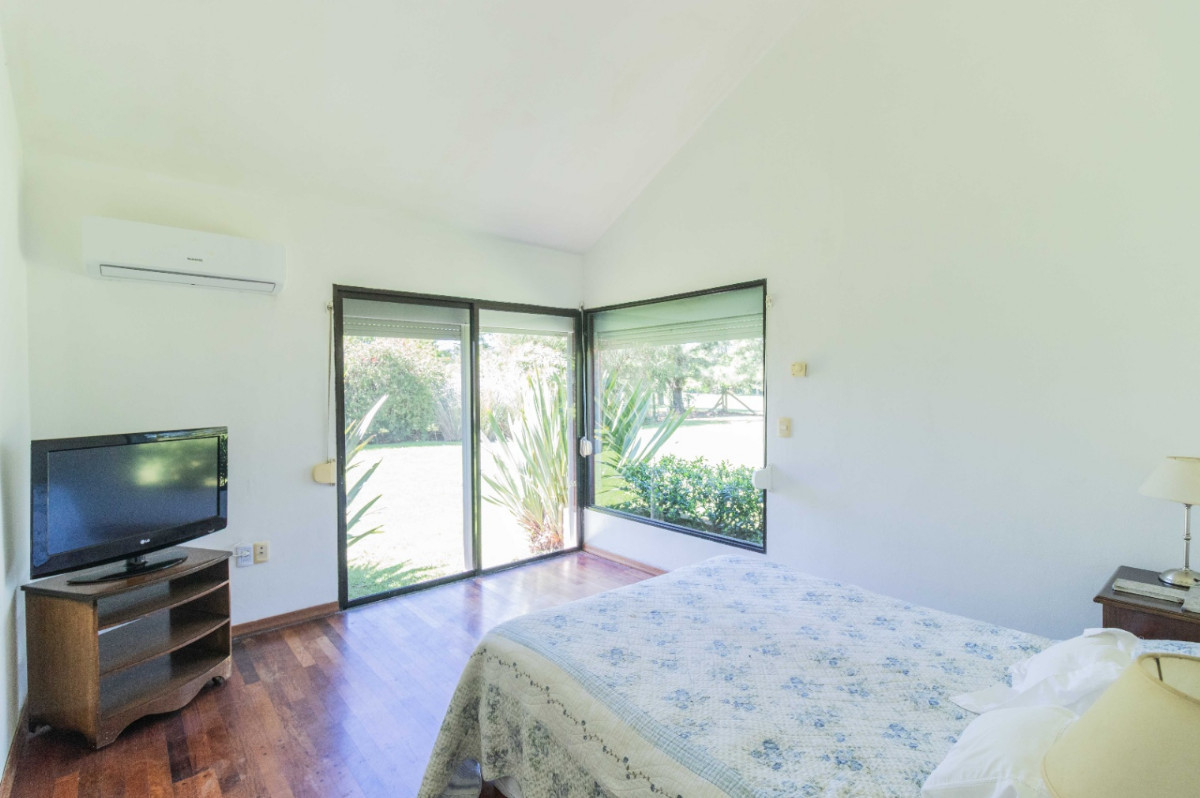 Casa ID.73821 - Casa en venta c/ cochera en Lomas de la Tahona