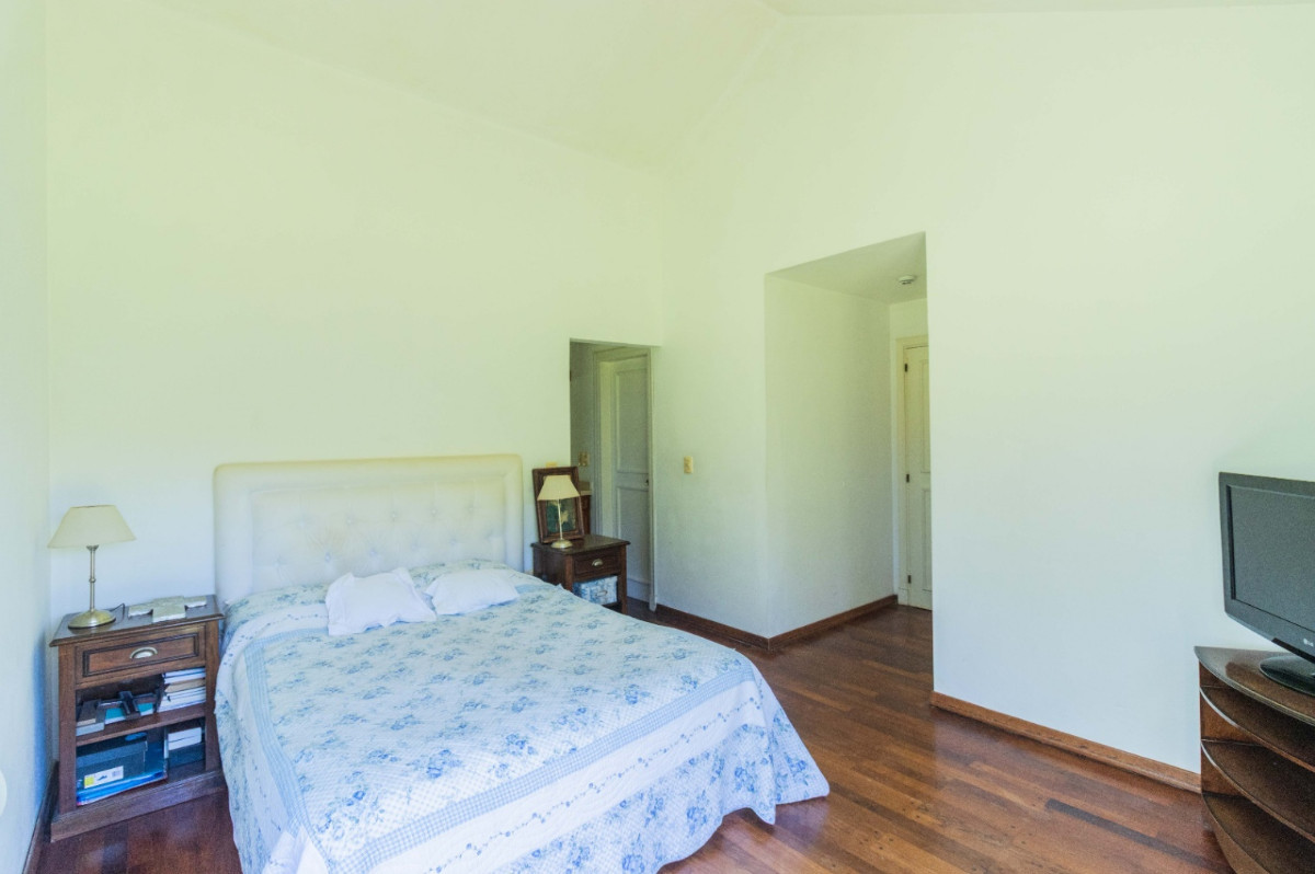 Casa ID.73821 - Casa en venta c/ cochera en Lomas de la Tahona