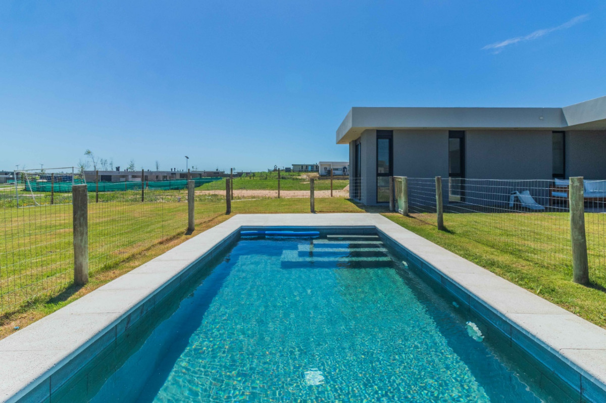 Casa ID.74178 - Casa en venta c/ cochera en La Juana