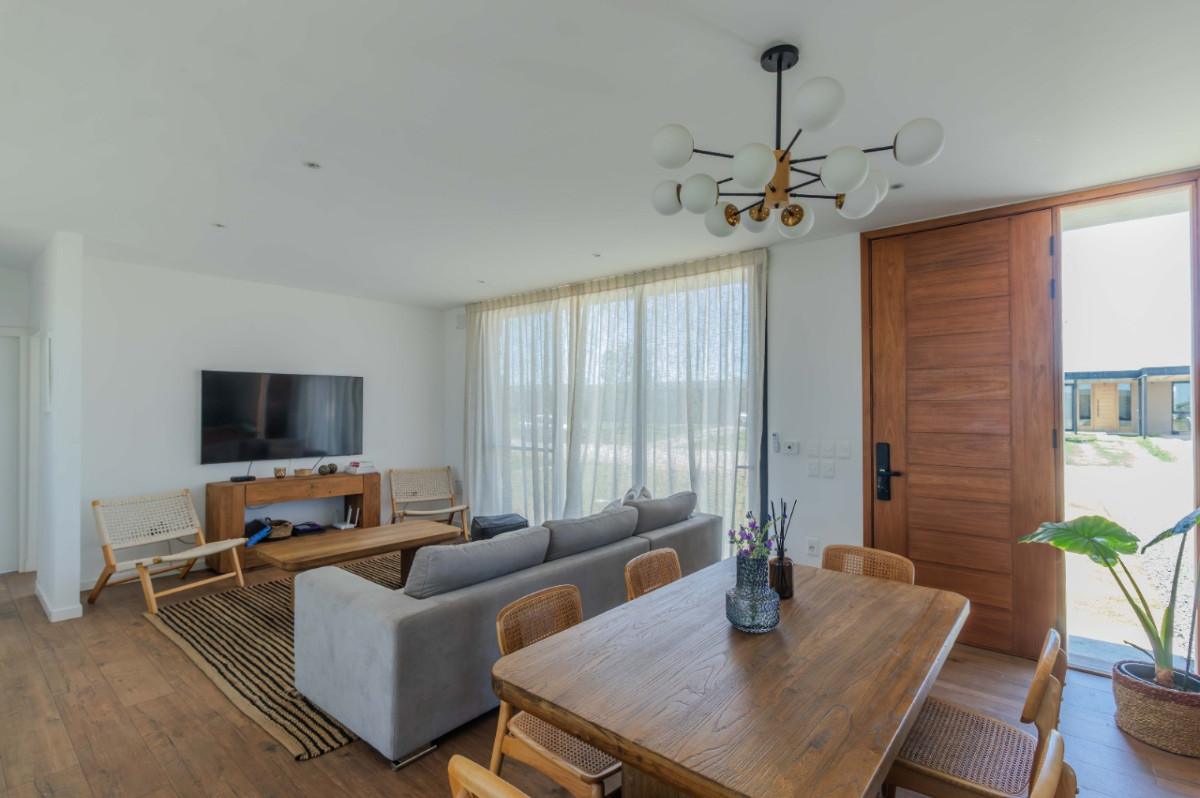 Casa ID.74178 - Casa en venta c/ cochera en La Juana