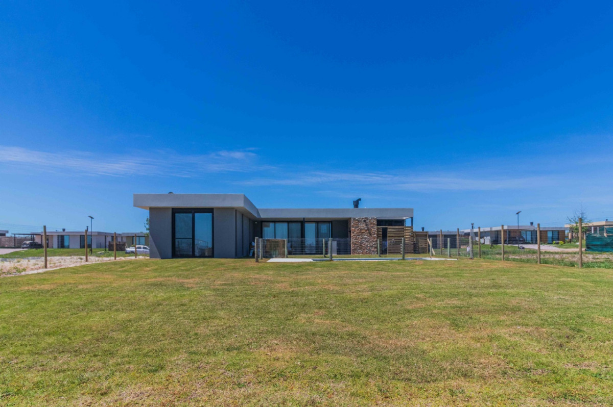 Casa ID.74178 - Casa en venta c/ cochera en La Juana