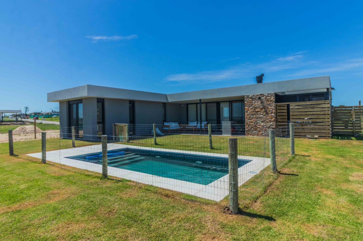 Casa ID.74178 - Casa en venta c/ cochera en La Juana