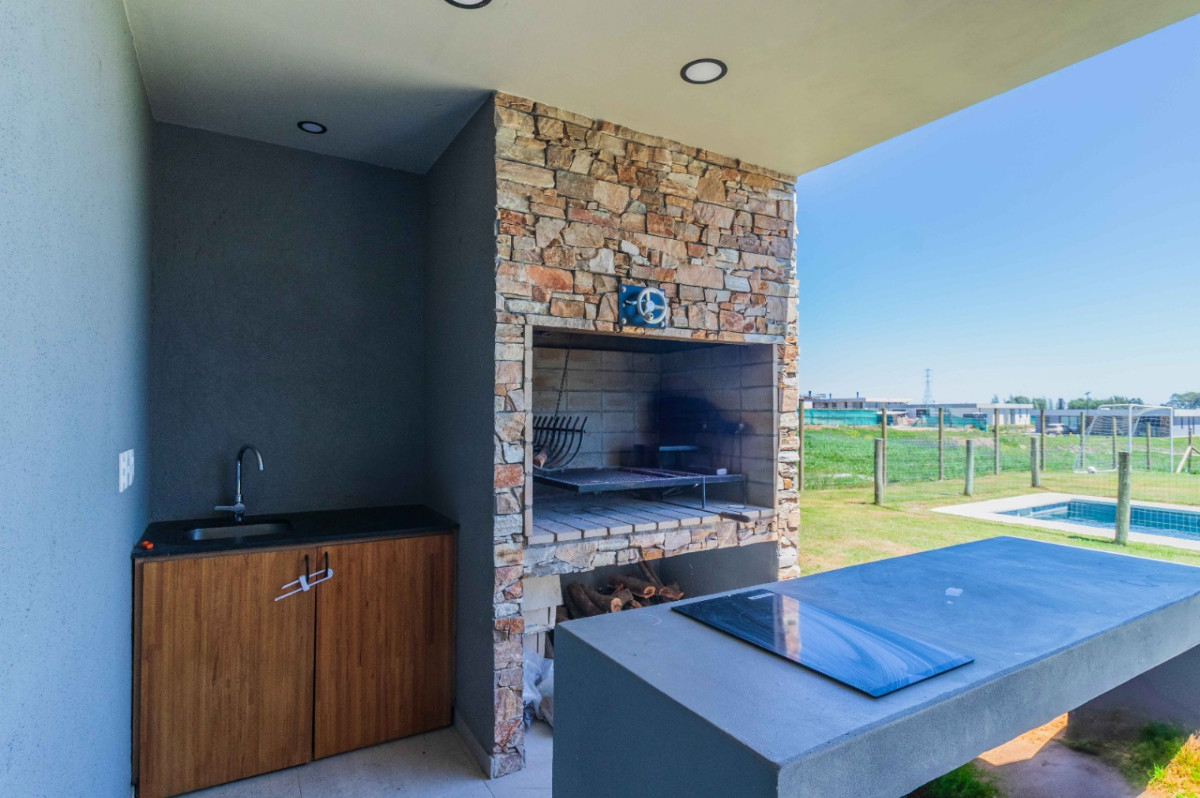 Casa ID.74178 - Casa en venta c/ cochera en La Juana