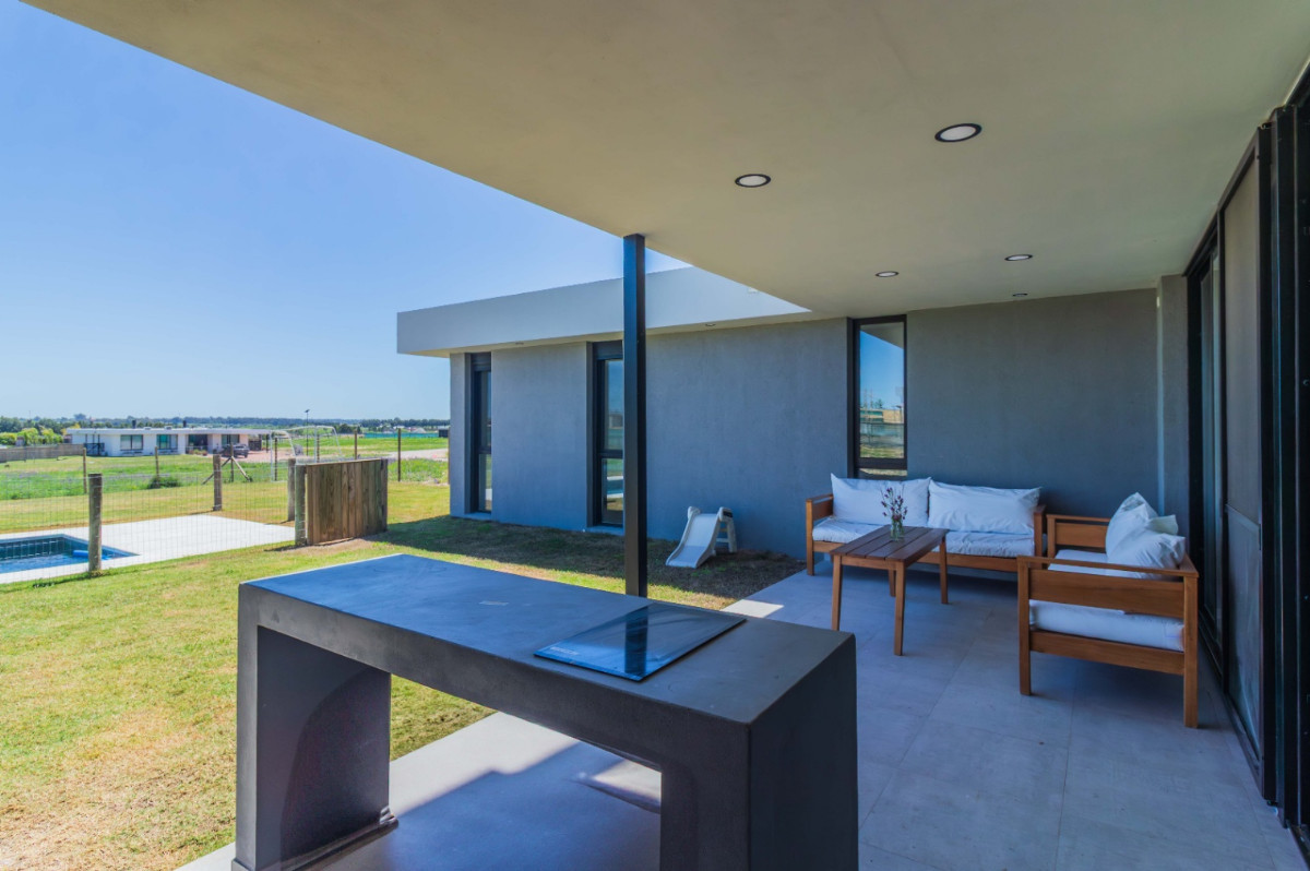 Casa ID.74178 - Casa en venta c/ cochera en La Juana