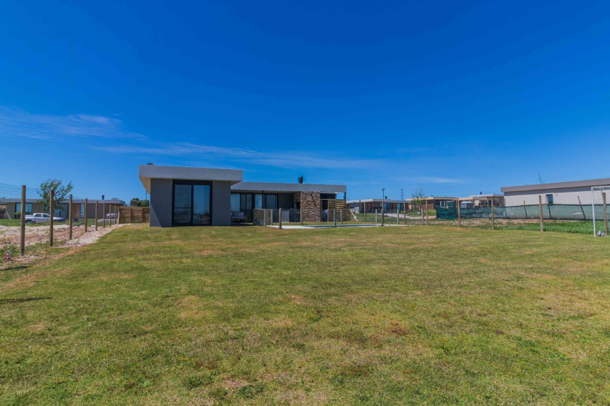 Casa ID.74178 - Casa en venta c/ cochera en La Juana